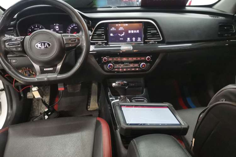 Used Kia K3 (Kai Shen) 2017 1.6T Automatic GLS Center Console