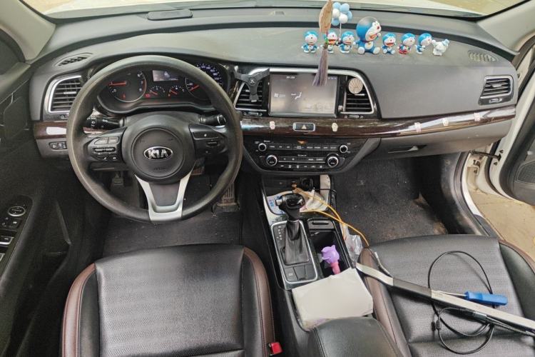 Used Kia K3 (Kai Shen) 2017 1.8L Automatic GLS Center Console