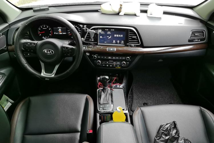 Used Kia K3 (Kai Shen) 2017 1.8L Automatic DLX Center Console