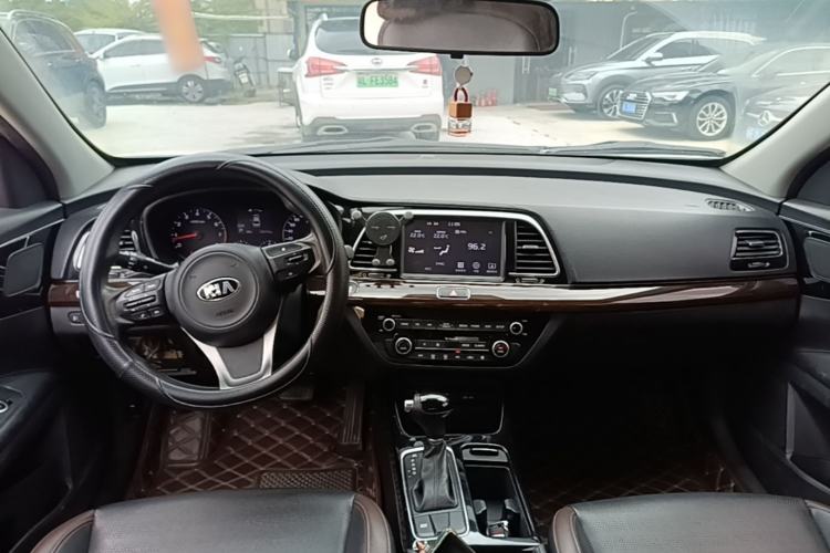 Used Kia K3 (Kai Shen) 2017 1.8L Automatic GLS Center Console