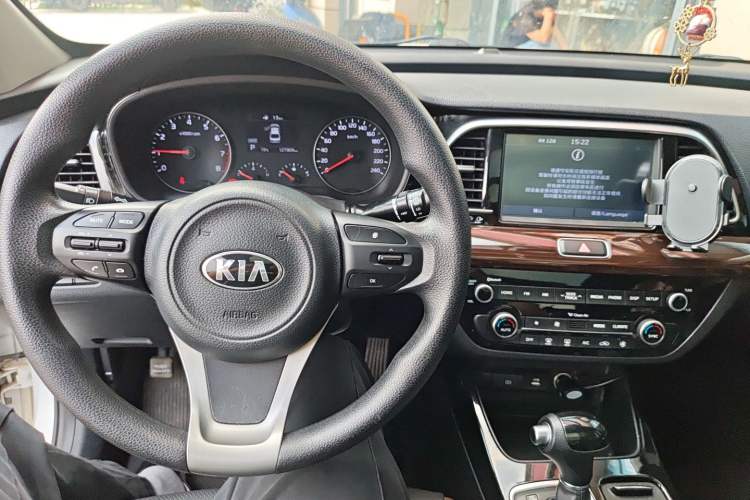 Used Kia K3 (Kai Shen) 2017 1.8L Automatic GLS Center Console