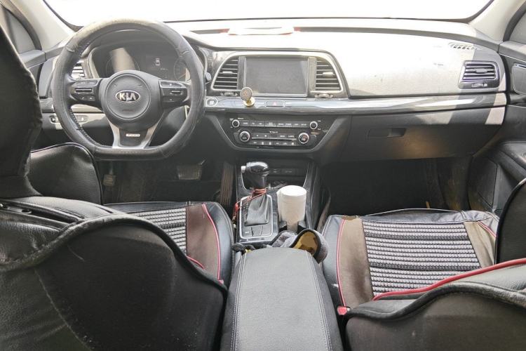 Used Kia K3 (Kai Shen) 2017 1.6T Automatic GLS Center Console