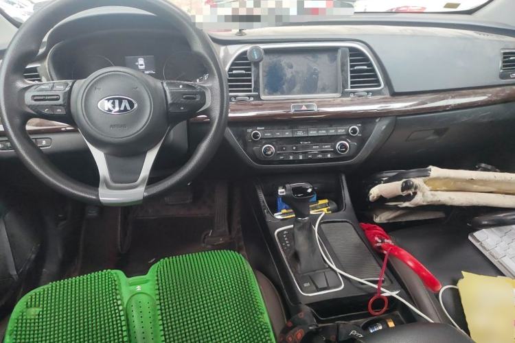 Used Kia K3 (Kai Shen) 2017 1.8L Automatic GLS Center Console