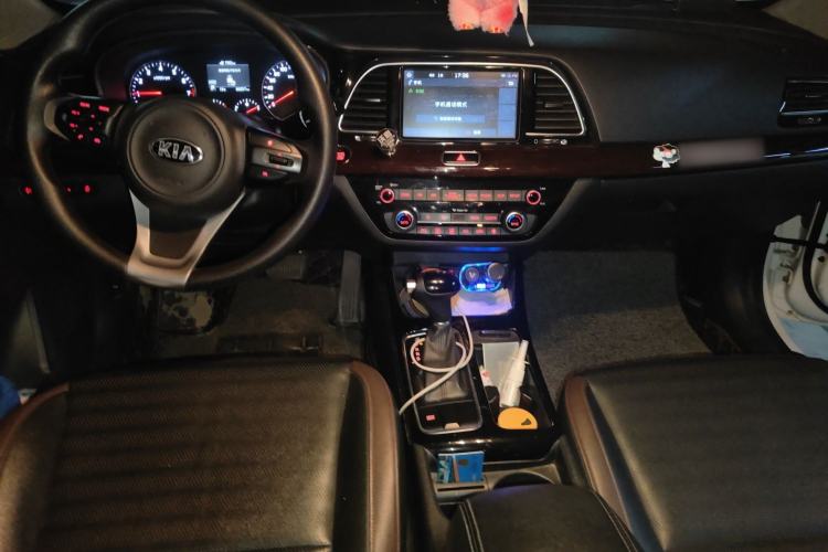 Used Kia K3 (Kai Shen) 2017 1.8L Automatic GLS Center Console