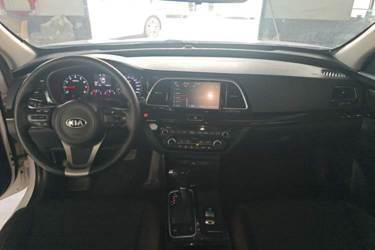 Used Kia K3 (Kai Shen) 2017 1.8L Automatic GLS Center Console