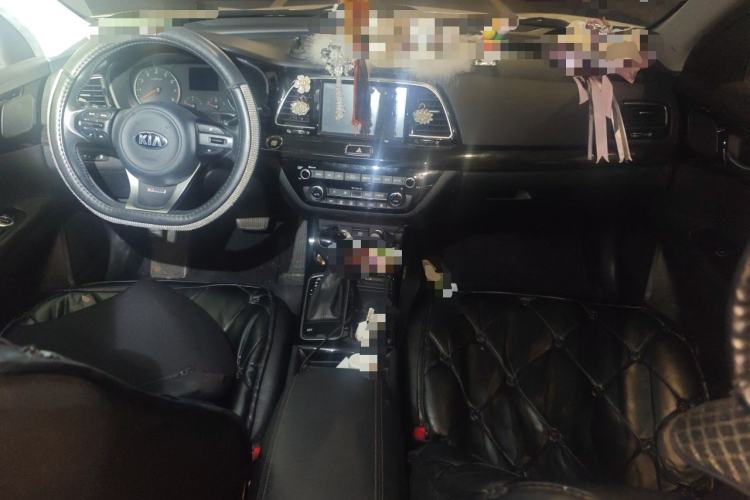 Used Kia K3 (Kai Shen) 2017 1.6T Automatic GLS Center Console