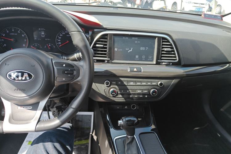 Used Kia K3 (Kai Shen) 2017 1.6T Automatic GLS Center Console