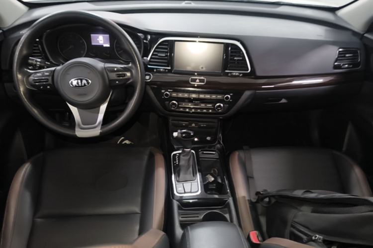 Used Kia K3 (Kai Shen) 2017 1.8L Automatic GLS Center Console