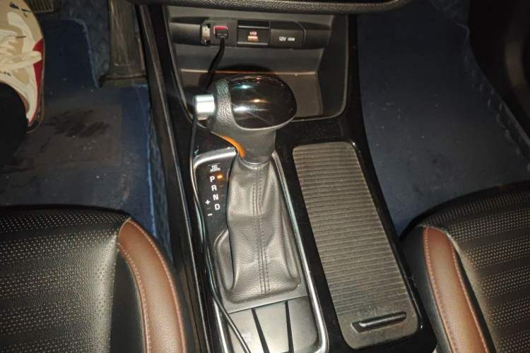 Used Kia K3 (Kai Shen) 2017 1.8L Automatic GLS Gear Lever