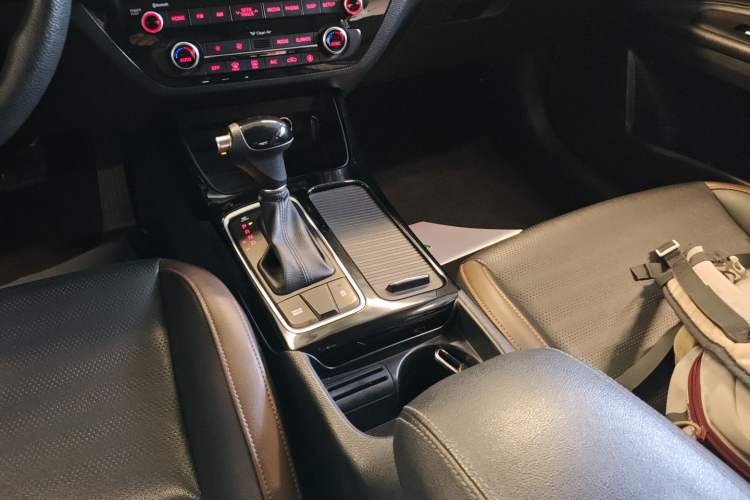 Used Kia K3 (Kai Shen) 2017 1.8L Automatic GLS Gear Lever