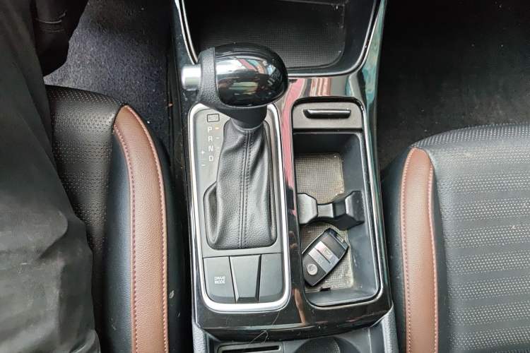 Used Kia K3 (Kai Shen) 2017 1.8L Automatic GLS Gear Lever