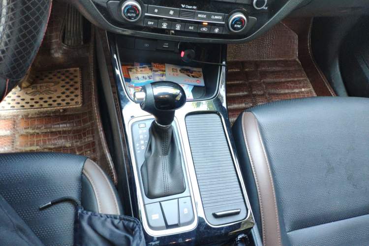Used Kia K3 (Kai Shen) 2017 1.8L Automatic GLS Gear Lever