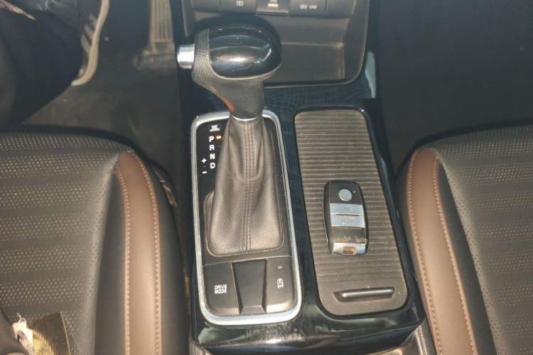 Used Kia K3 (Kai Shen) 2017 1.8L Automatic GLS Gear Lever