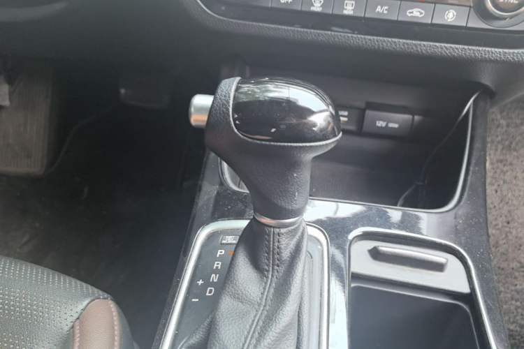 Used Kia K3 (Kai Shen) 2017 1.8L Automatic GLS Gear Lever