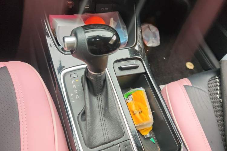 Used Kia K3 (Kai Shen) 2017 1.8L Automatic GLS Gear Lever