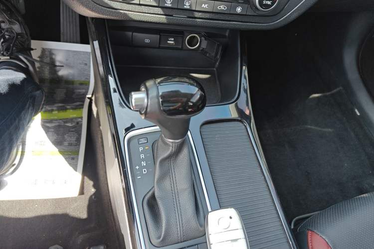 Used Kia K3 (Kai Shen) 2017 1.6T Automatic GLS Gear Lever