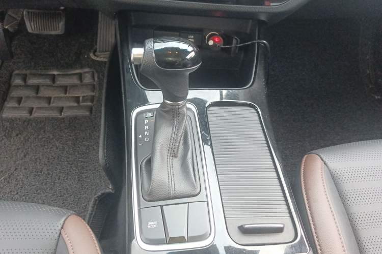 Used Kia K3 (Kai Shen) 2017 1.8L Automatic GLS Gear Lever