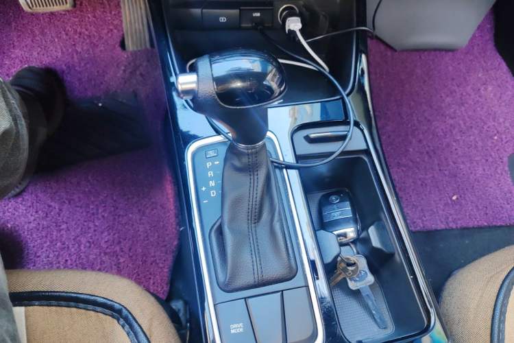 Used Kia K3 (Kai Shen) 2017 1.8L Automatic GLS Gear Lever
