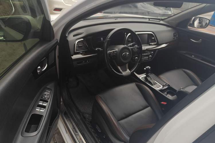 Used Kia K3 (Kai Shen) 2017 1.8L Automatic DLX Interior 2
