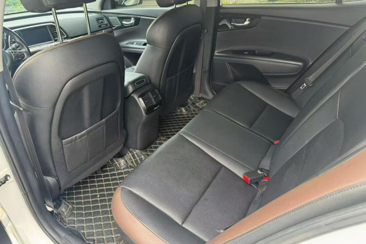 Used Kia K3 (Kai Shen) 2017 1.8L Automatic DLX Interior 3