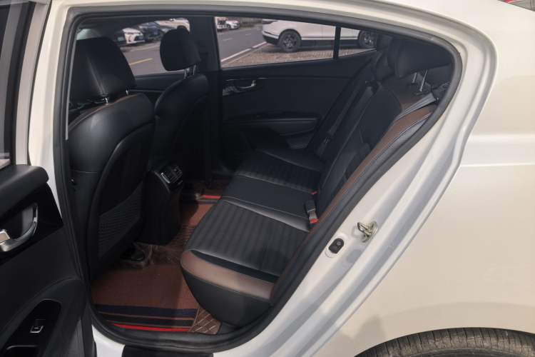 Used Kia K3 (Kai Shen) 2017 1.8L Automatic GLS Interior 3