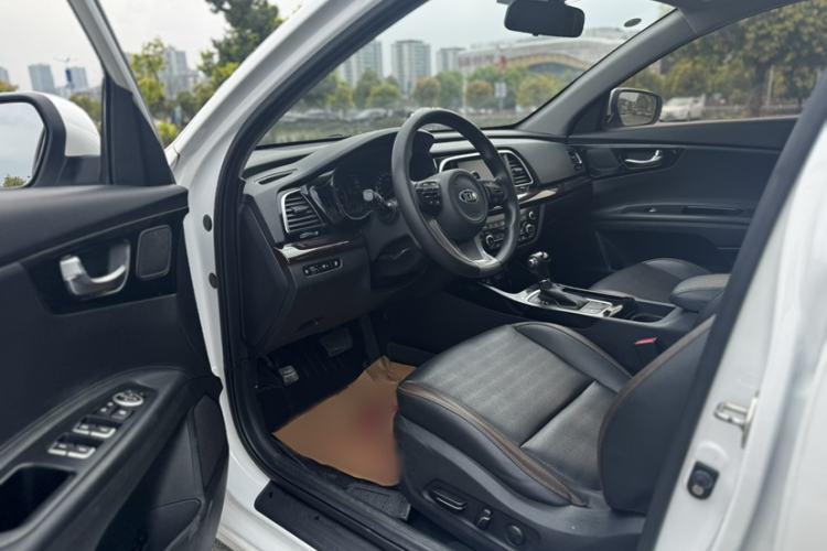 Used Kia K3 (Kai Shen) 2017 1.8L Automatic GLS Interior 4