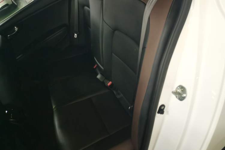 Used Kia K3 (Kai Shen) 2017 1.8L Automatic GLS Interior 4