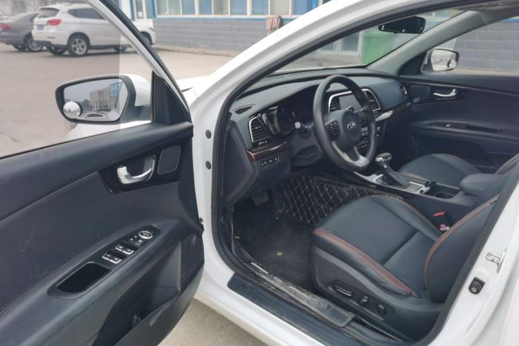 Used Kia K3 (Kai Shen) 2017 1.8L Automatic GLS Interior 4