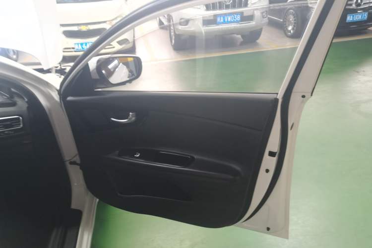 Used Kia K3 (Kai Shen) 2017 1.8L Automatic GLS Interior 5