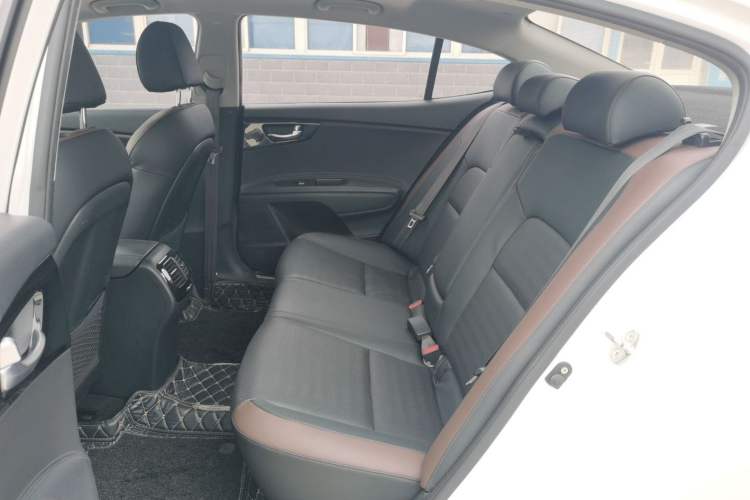 Used Kia K3 (Kai Shen) 2017 1.8L Automatic GLS Interior 5