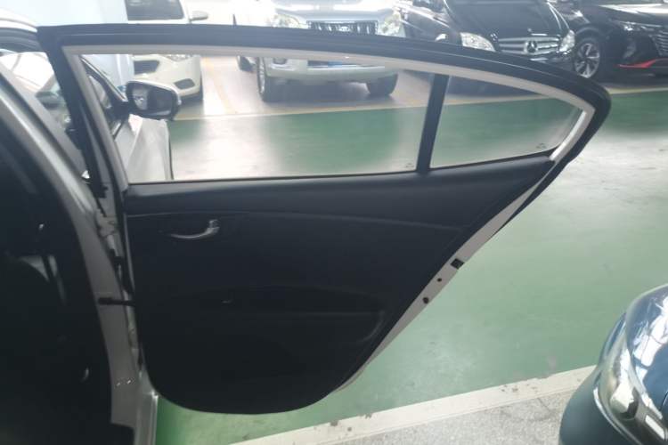 Used Kia K3 (Kai Shen) 2017 1.8L Automatic GLS Interior 6