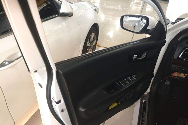 Used Kia K3 (Kai Shen) 2017 1.8L Automatic GLS Left Front Door Interior
