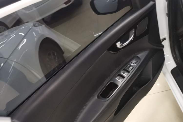 Used Kia K3 (Kai Shen) 2017 1.6T Automatic GLS Left Front Door Interior