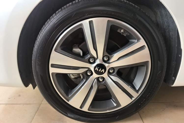 Used Kia K3 (Kai Shen) 2017 1.8L Automatic GLS Left Front Wheel Hub