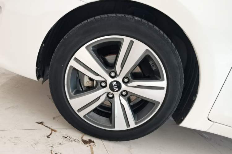 Used Kia K3 (Kai Shen) 2017 1.8L Automatic GLS Left Front Wheel Hub