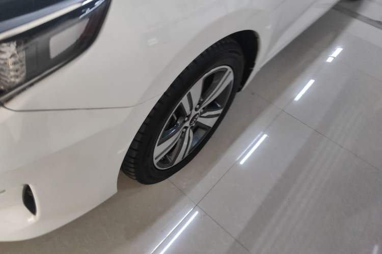Used Kia K3 (Kai Shen) 2017 1.8L Automatic GLS Left Front Wheel Hub