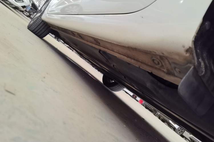 Used Kia K3 (Kai Shen) 2017 1.8L Automatic DLX Left Side Sill
