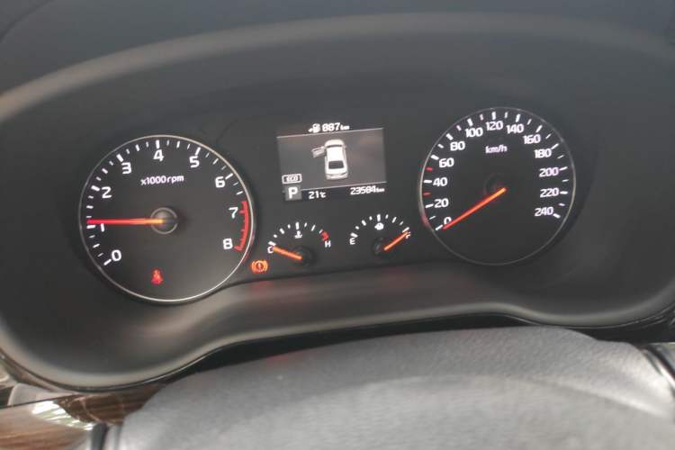 Used Kia K3 (Kai Shen) 2017 1.8L Automatic GLS Odometer Close Up