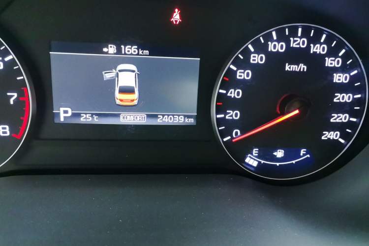 Used Kia K3 (Kai Shen) 2017 1.8L Automatic DLX Odometer Close Up