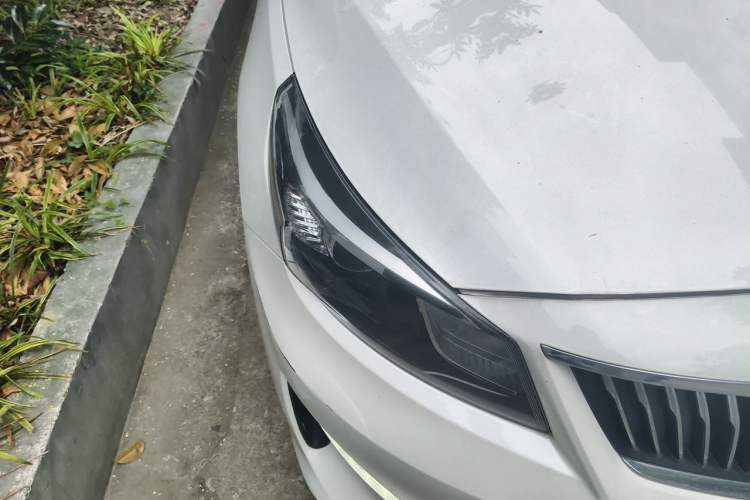 Used Kia K3 (Kai Shen) 2017 1.8L Automatic GLS Right Front Headlight