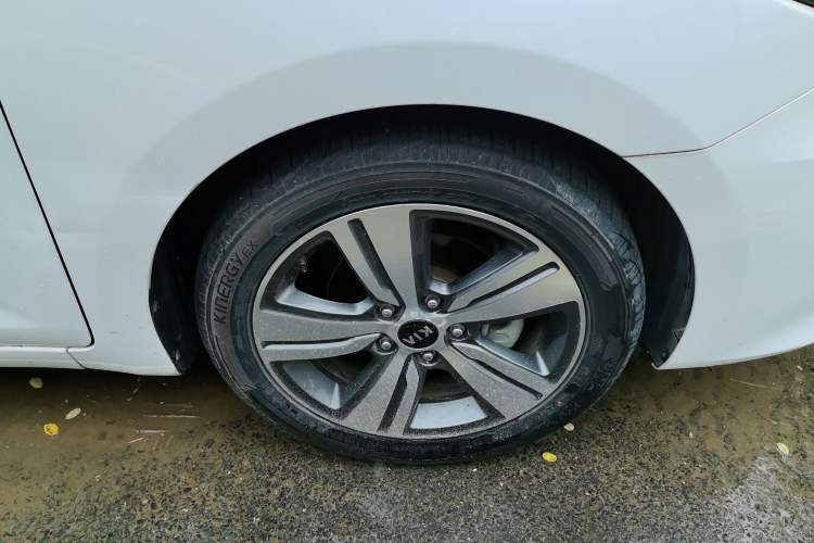 Used Kia K3 (Kai Shen) 2017 1.8L Automatic DLX Right Front Wheel Hub