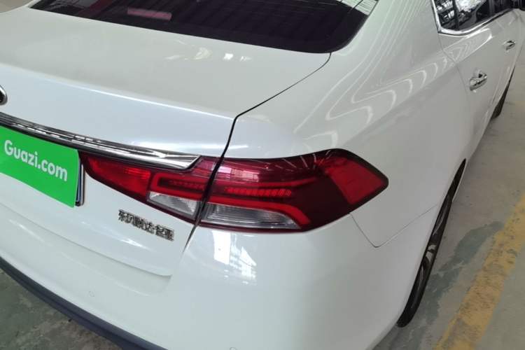 Used Kia K3 (Kai Shen) 2017 1.8L Automatic DLX Right Rear Taillight