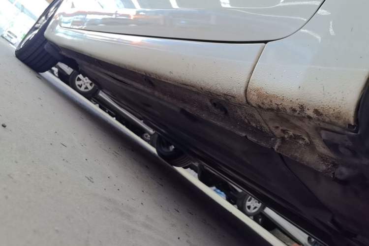 Used Kia K3 (Kai Shen) 2017 1.8L Automatic DLX Right Side Sill