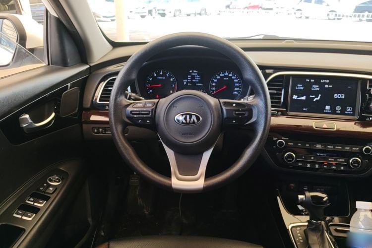 Used Kia K3 (Kai Shen) 2017 1.8L Automatic GLS Steering Wheel