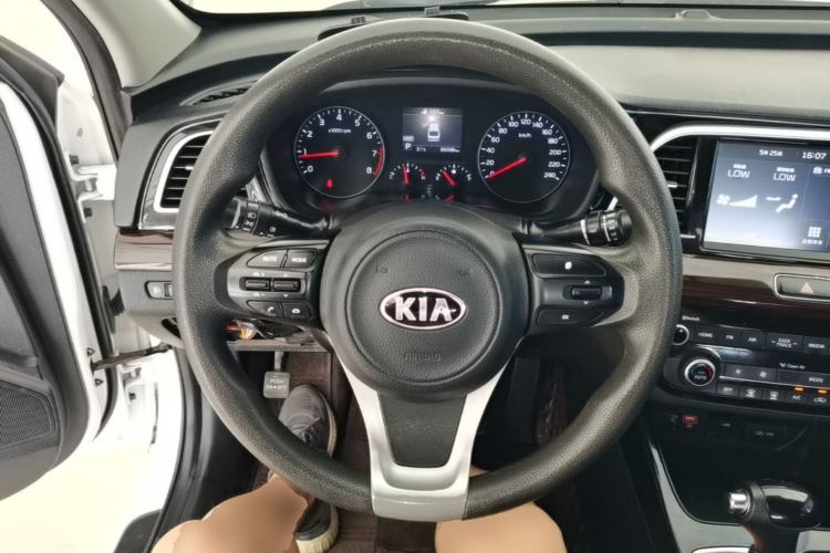 Used Kia K3 (Kai Shen) 2017 1.8L Automatic GLS Steering Wheel
