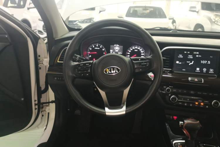 Used Kia K3 (Kai Shen) 2017 1.8L Automatic GLS Steering Wheel