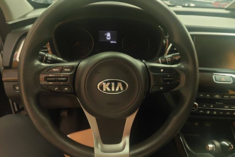 Used Kia K3 (Kai Shen) 2017 1.8L Automatic GLS Steering Wheel