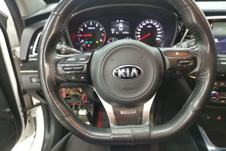 Used Kia K3 (Kai Shen) 2017 1.6T Automatic GLS Steering Wheel