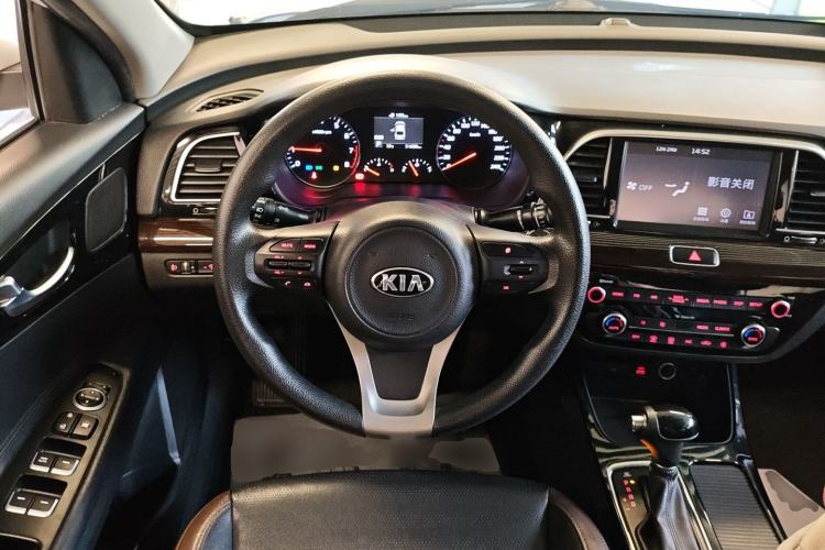 Used Kia K3 (Kai Shen) 2017 1.8L Automatic GLS Steering Wheel