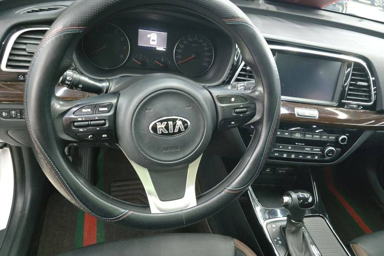 Used Kia K3 (Kai Shen) 2017 1.8L Automatic GLS Steering Wheel